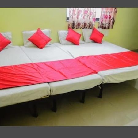 Hotel Sai Gaurav Palace à Shirdi Extérieur photo
